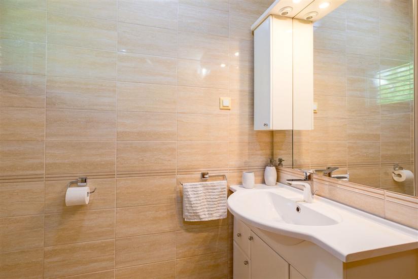 Apartment A1, for 5 persons