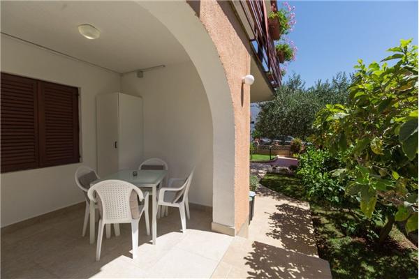 Apartment A2, for 5 persons