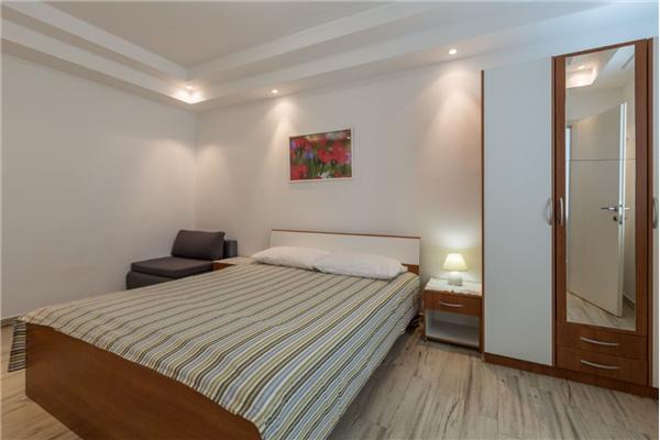 Apartment A2, for 5 persons