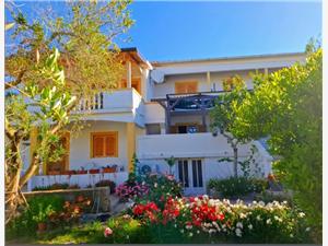 Apartments Sanja Povljana - island Pag, Size 30.00 m2, Airline distance to town centre 400 m