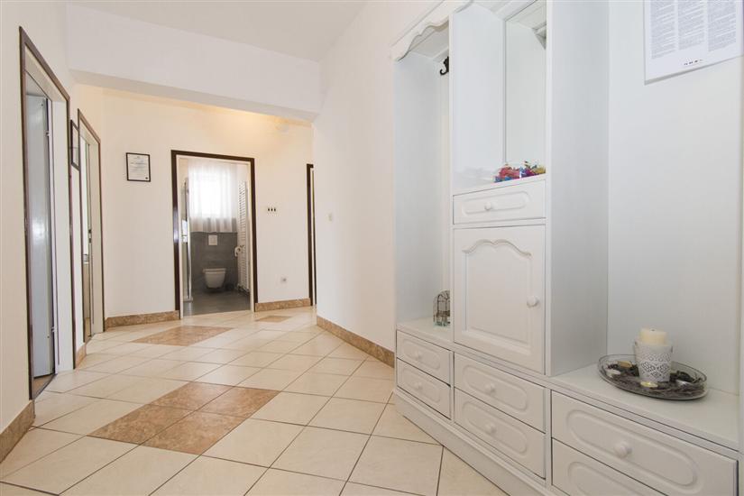 Apartment A1, for 6 persons