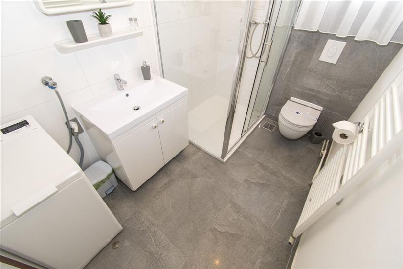 Apartment A1, for 6 persons