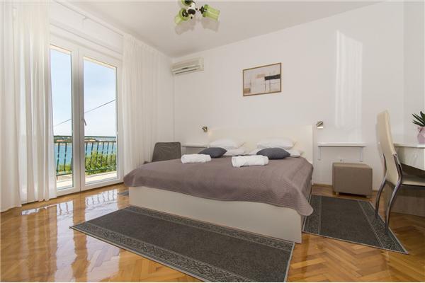 Apartment A1, for 6 persons