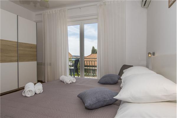 Apartment A1, for 6 persons