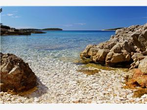 Apartments Doro Vela Luka - island Korcula, Size 45.00 m2, Airline distance to the sea 50 m