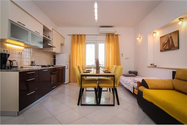 Apartment A4, for 3 persons