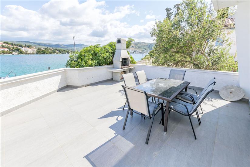 Apartment A2, for 6 persons