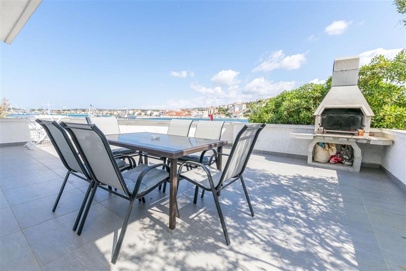 Apartment A2, for 6 persons