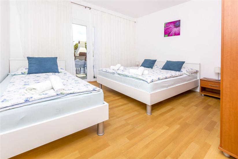 Apartment A2, for 6 persons