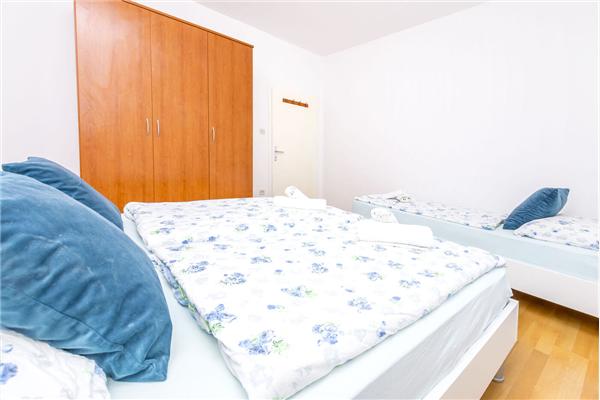 Apartment A2, for 6 persons