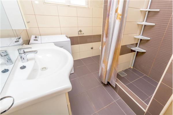 Apartment A2, for 6 persons