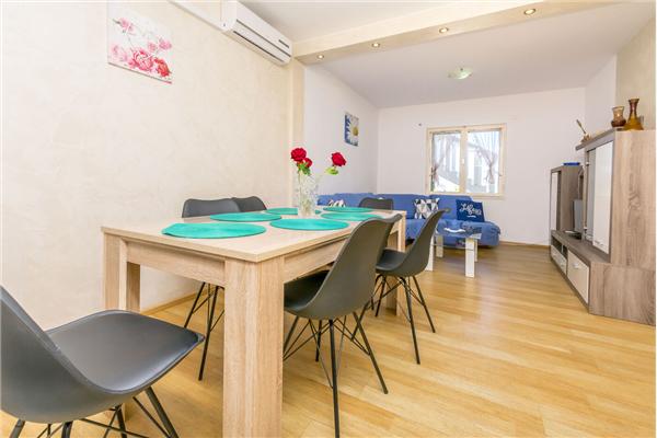 Apartment A2, for 6 persons