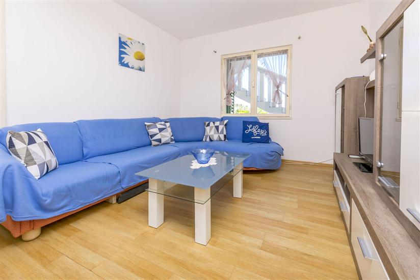 Apartment A2, for 6 persons
