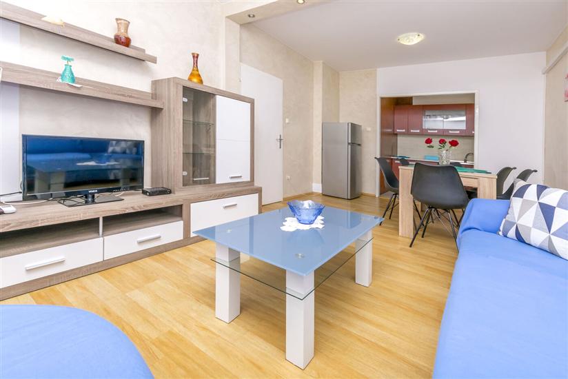 Apartment A2, for 6 persons