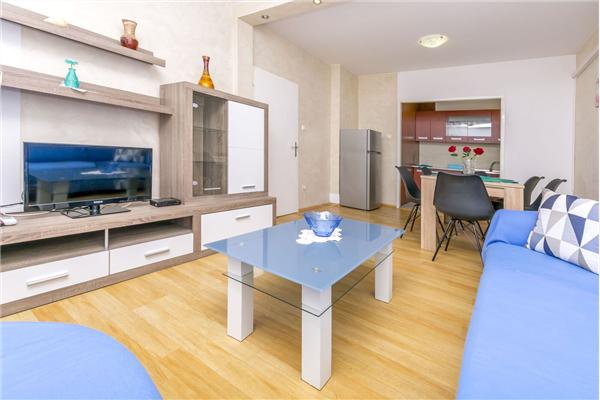 Apartment A2, for 6 persons