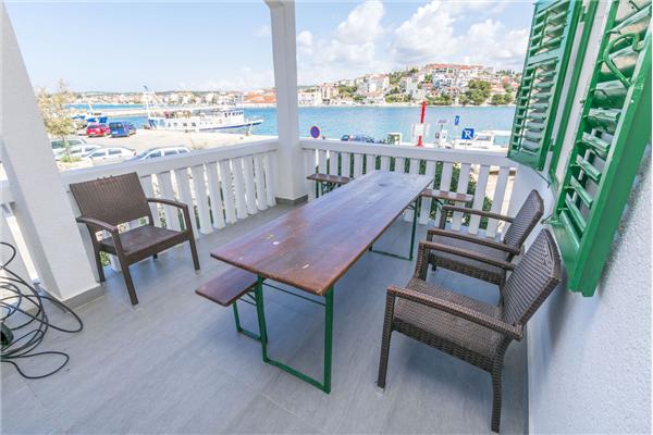 Apartment A2, for 6 persons