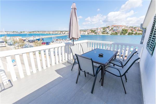 Apartment A4, for 6 persons