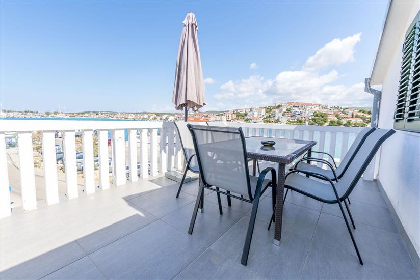 Apartment A4, for 6 persons