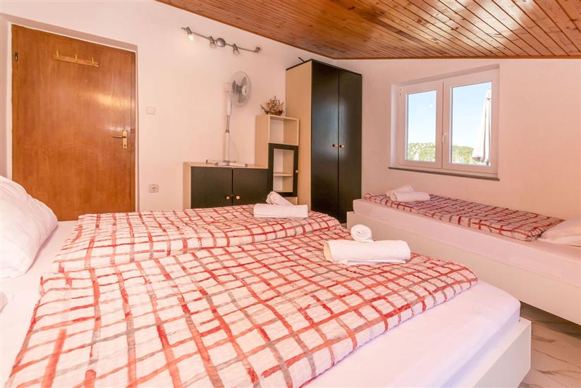 Apartment A4, for 6 persons