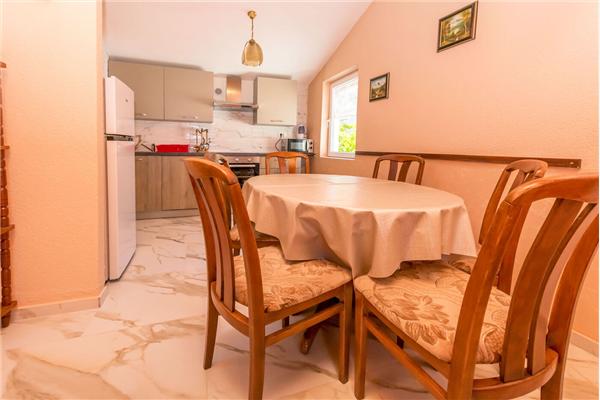 Apartment A4, for 6 persons