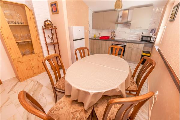 Apartment A4, for 6 persons