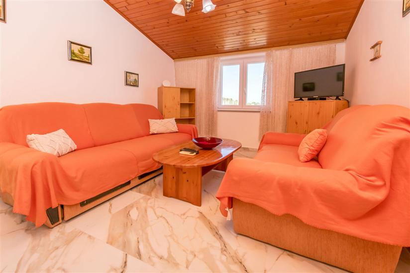 Apartment A4, for 6 persons