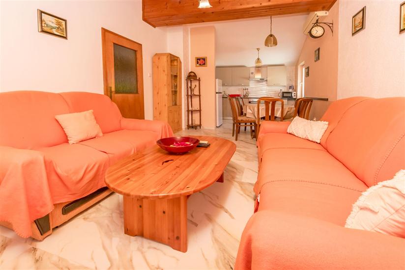 Apartment A4, for 6 persons