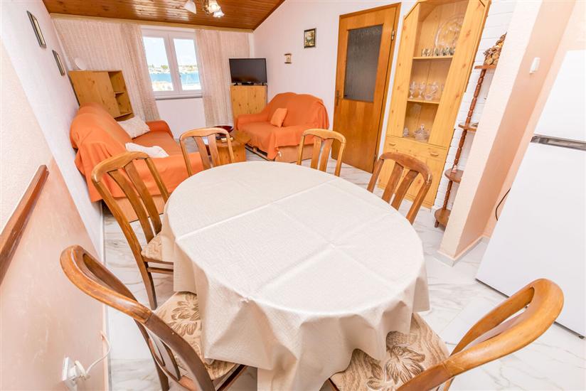 Apartment A4, for 6 persons