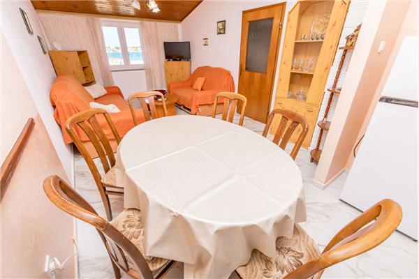 Apartment A4, for 6 persons