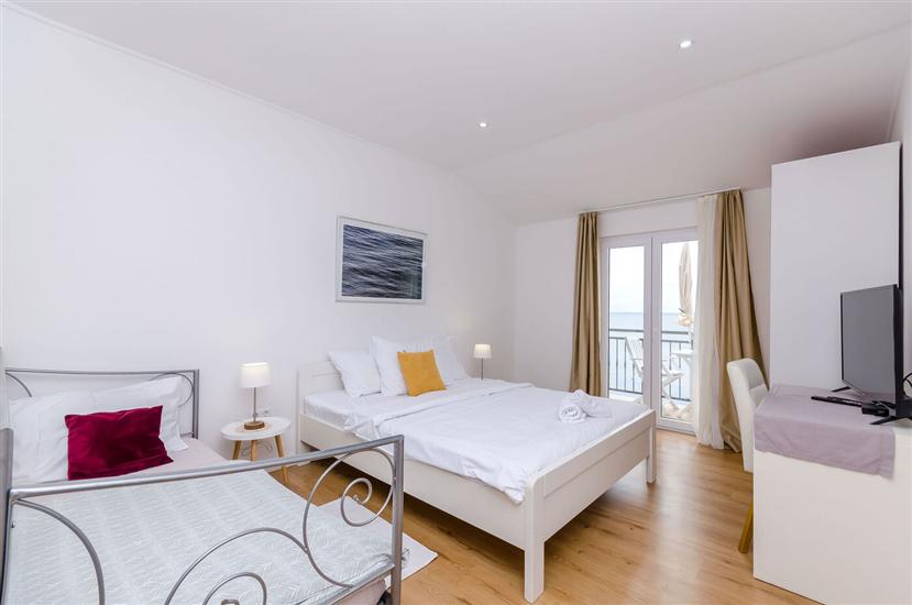 Apartment A4, for 3 persons