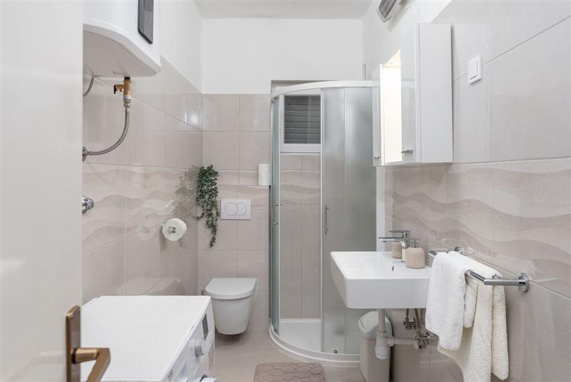 Apartment A1, for 7 persons