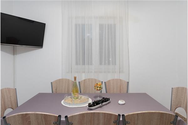 Apartment A1, for 7 persons