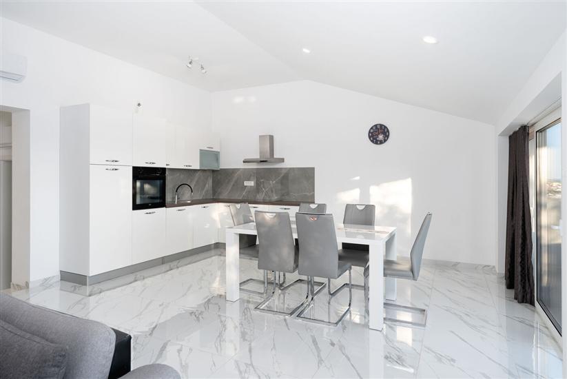 Apartment A1, for 6 persons