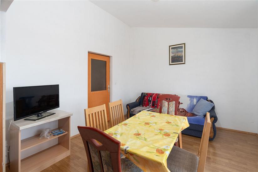 Apartment A1, for 5 persons