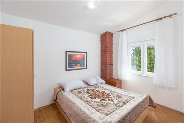 Apartment A1, for 5 persons