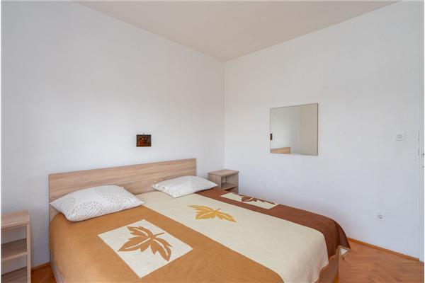 Apartment A2, for 7 persons