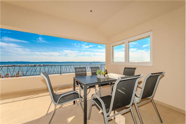 Apartment A2, for 6 persons