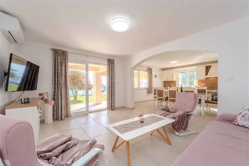 Apartment A1, for 8 persons