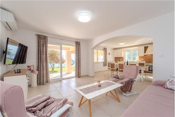 Apartment A1, for 8 persons