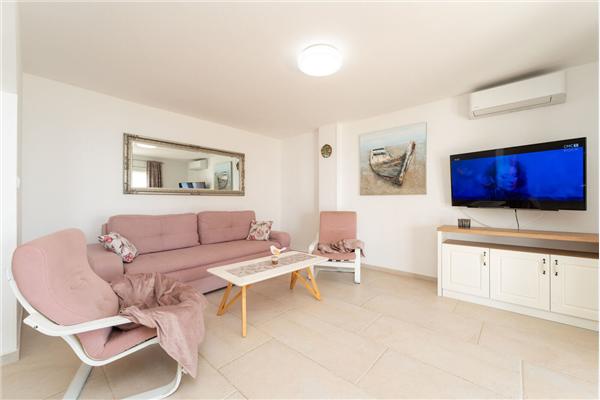 Apartment A1, for 8 persons