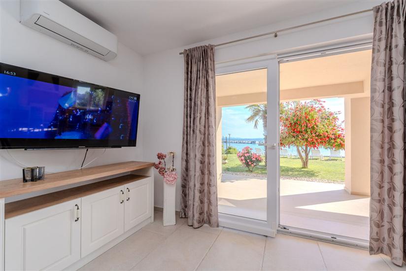 Apartment A1, for 8 persons