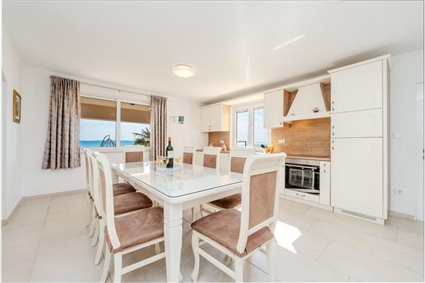 Apartment A1, for 8 persons