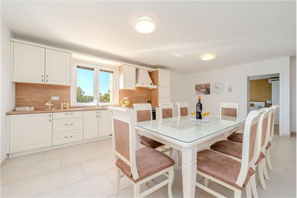 Apartment A1, for 8 persons