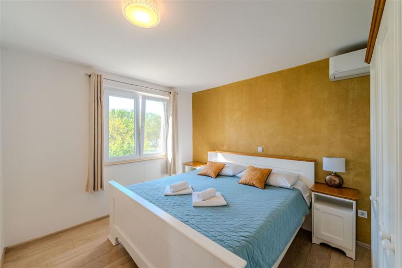 Apartment A1, for 8 persons