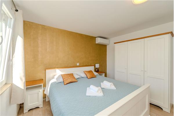 Apartment A1, for 8 persons