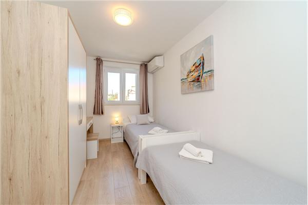 Apartment A1, for 8 persons