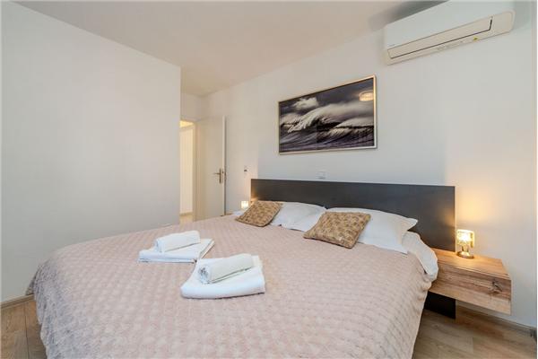 Apartment A1, for 8 persons