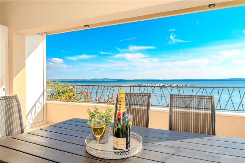 Apartment A2, for 6 persons