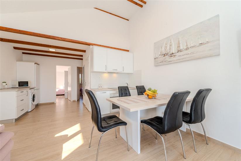 Apartment A2, for 6 persons