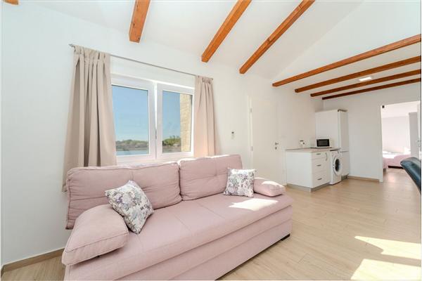 Apartment A2, for 6 persons